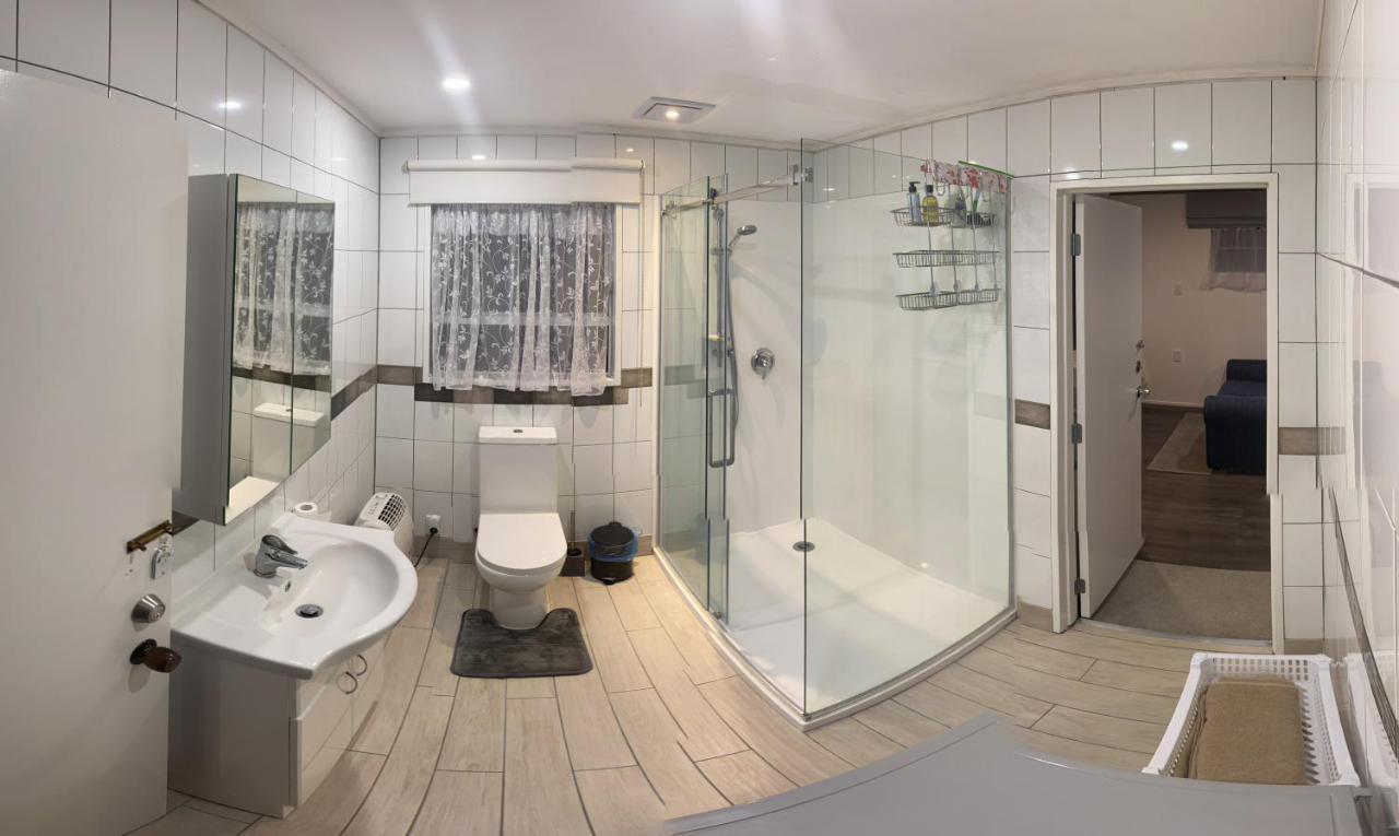 Self Contained En-Suite Private Bathroom, Private Entrance, Close To Shops & Hospital Homestay Hamilton Luaran gambar
