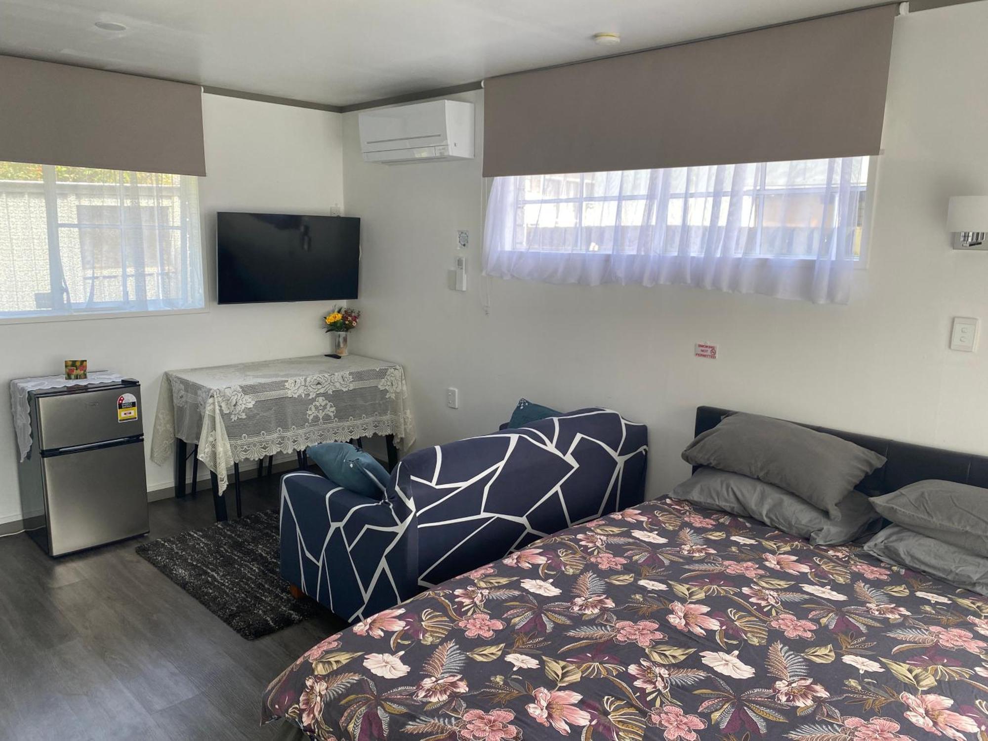 Self Contained En-Suite Private Bathroom, Private Entrance, Close To Shops & Hospital Homestay Hamilton Luaran gambar